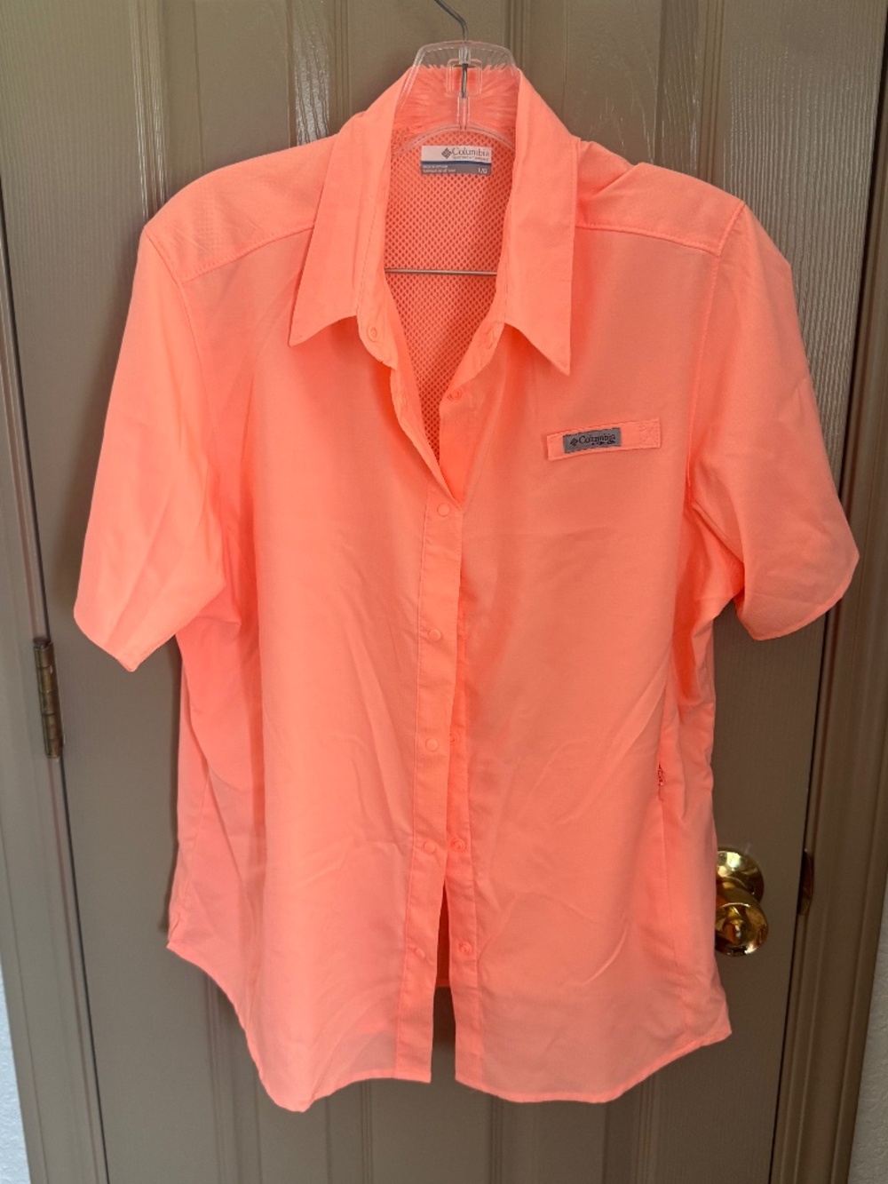 New Columbie Omni Shade coral lightweight shirt Size L